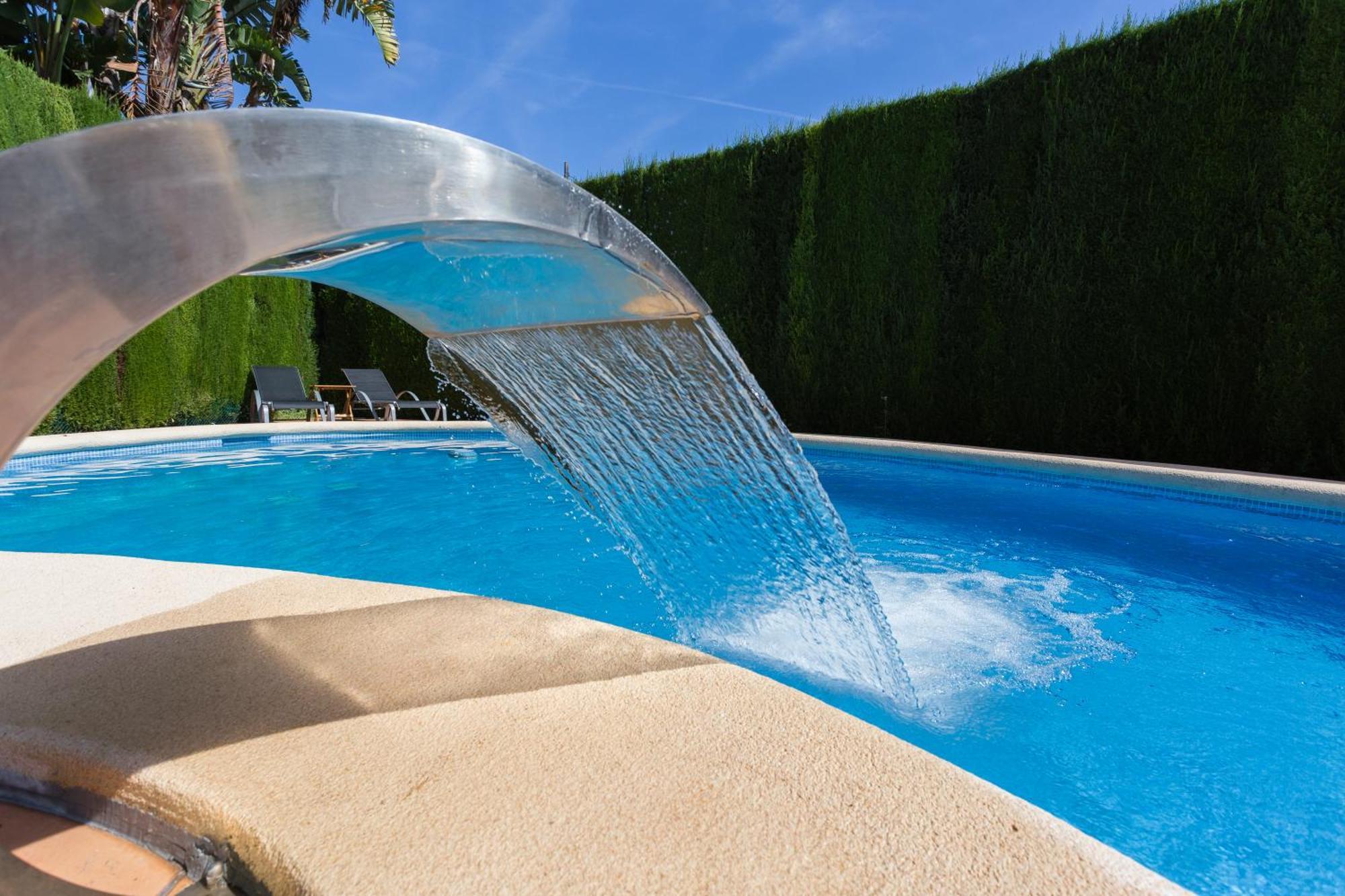 Resort Villa Luny غانديا المظهر الخارجي الصورة