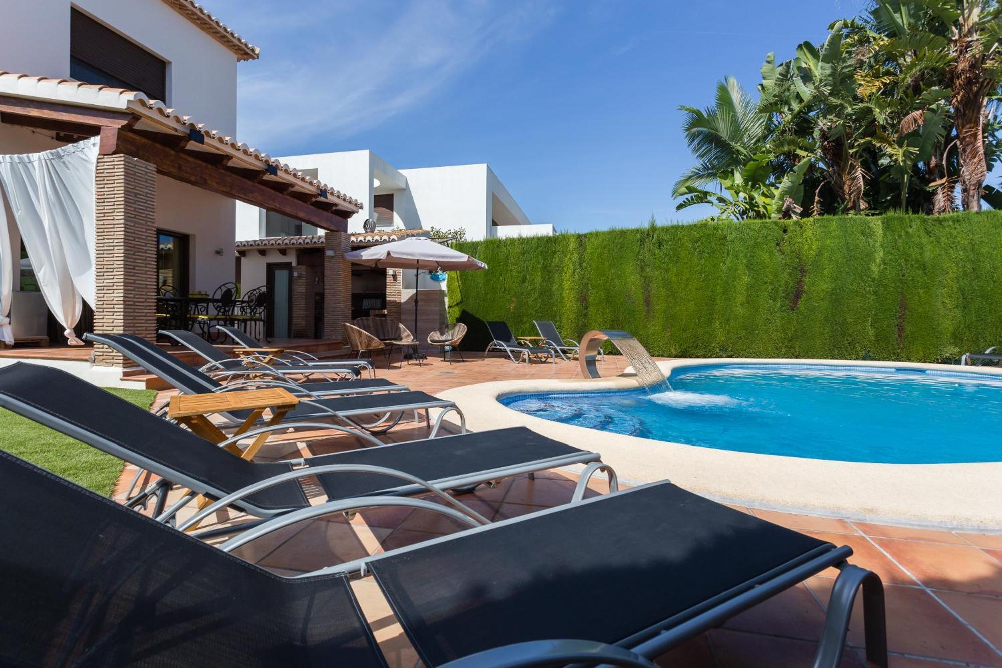 Resort Villa Luny غانديا المظهر الخارجي الصورة