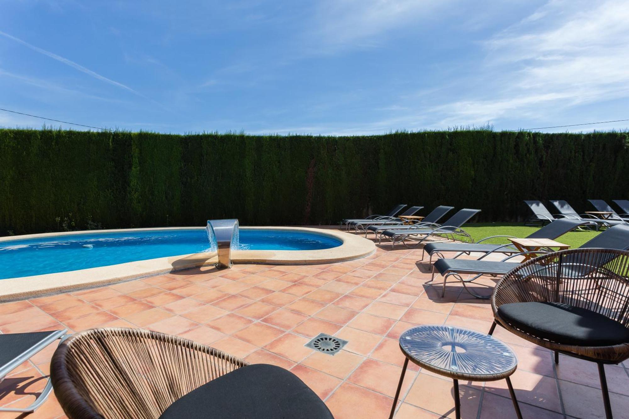 Resort Villa Luny غانديا المظهر الخارجي الصورة
