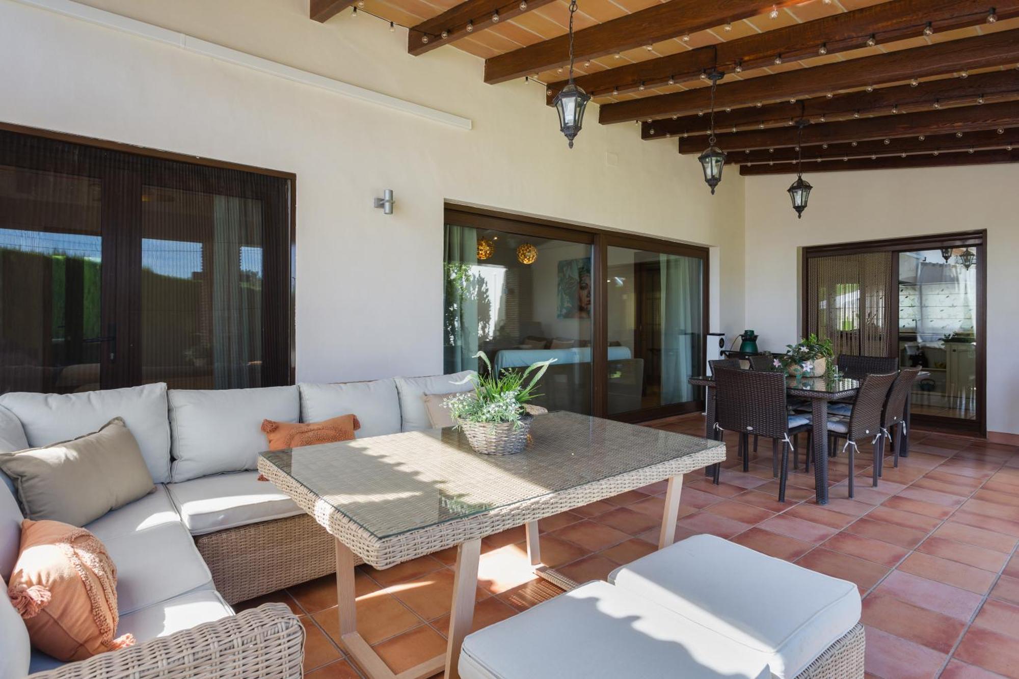 Resort Villa Luny غانديا المظهر الخارجي الصورة
